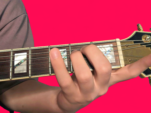 E minor guitar chord with finger positions